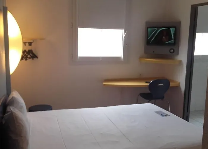 Ibis Budget Californie Lenval Hotel